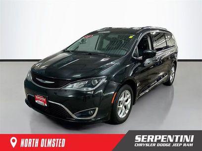 Used 2018 Chrysler Pacifica Touring-L w/ Tire & Wheel Group