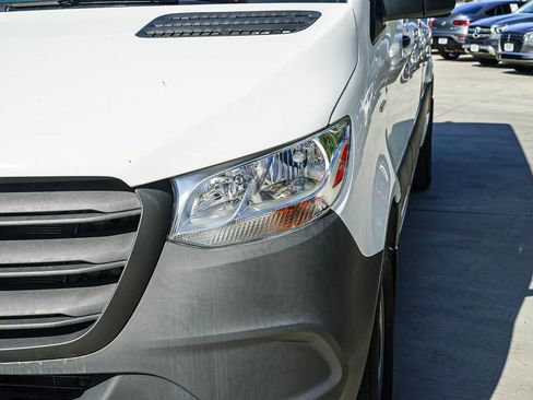 New 2024 Mercedes-Benz eSprinter 170 Cargo image 7