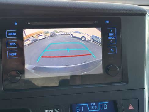 Used 2015 Toyota Sienna LE image 18