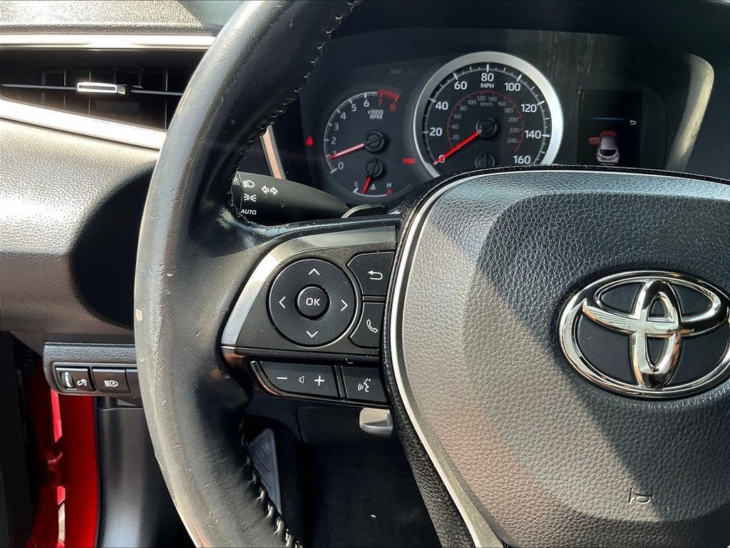 Used 2021 Toyota Corolla SE w/ Special Edition FWD image 8