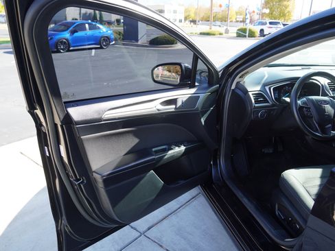 Used 2019 Ford Fusion SE image 19