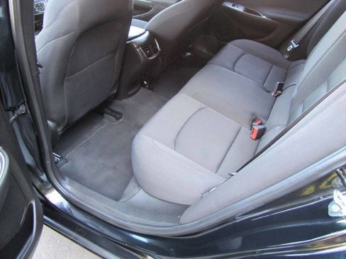 Used 2023 Chevrolet Malibu LT image 18