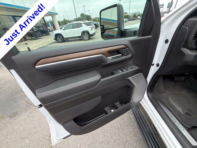 Used 2024 Chevrolet Silverado 2500 High Country AWD/4WD image 45
