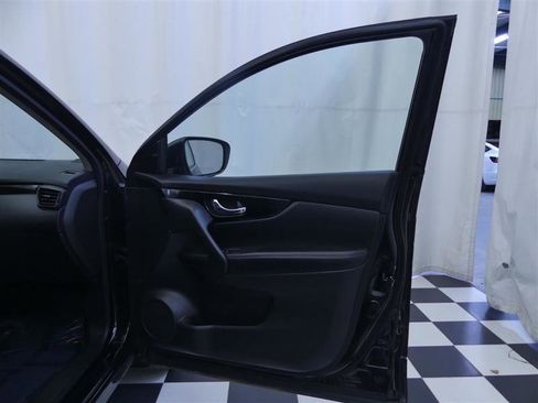 Used 2019 Nissan Rogue Sport SV w/ Technology Package image 25