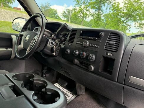 Used 2007 Chevrolet Silverado 1500 LT w/ 1LT Convenience Package AWD/4WD image 18