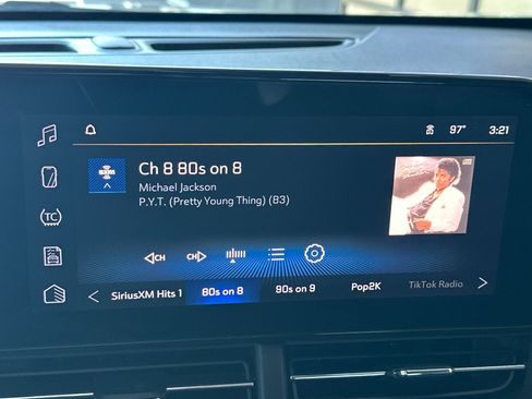 Used 2024 Chevrolet Trax LT w/ Driver Confidence Package FWD image 18
