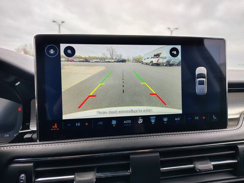 Used 2024 Lincoln Corsair AWD image 4