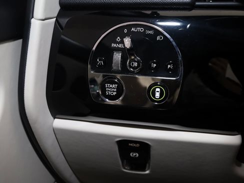 Used 2020 Rolls-Royce Cullinan image 43