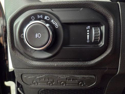 Used 2026 Jeep Wrangler Unlimited Sport AWD/4WD image 18