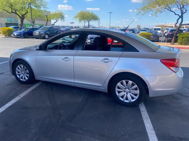 Used 2011 Chevrolet Cruze LT FWD image 2