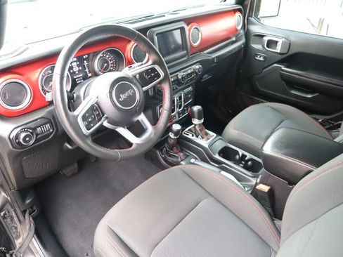 Used 2018 Jeep Wrangler Unlimited Rubicon w/ LED Lighting Group AWD/4WD image 18