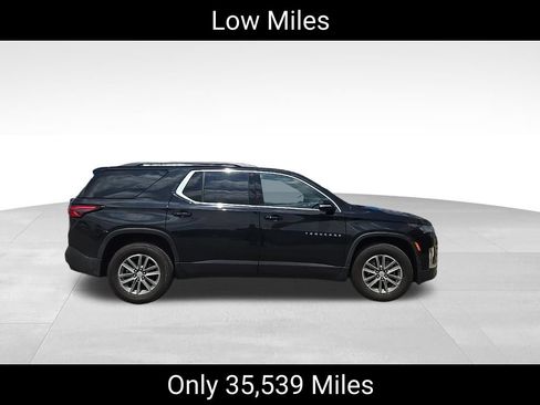 Certified 2023 Chevrolet Traverse LT FWD image 2