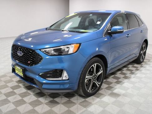 Used 2020 Ford Edge ST w/ Cold Weather Package image 3