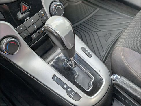 Used 2013 Chevrolet Cruze LT w/ RS Package FWD image 17