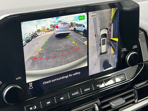 New 2025 Nissan Pathfinder SL w/ Lighting Package (N92) image 24