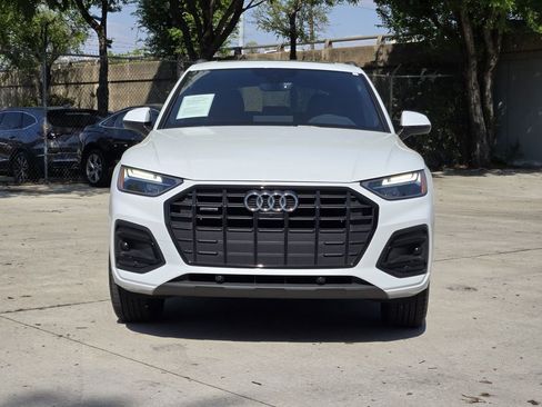 Certified 2025 Audi Q5 2.0T Premium Plus image 4