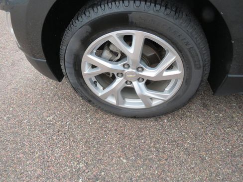 Used 2019 Chevrolet Equinox Premier AWD/4WD image 2