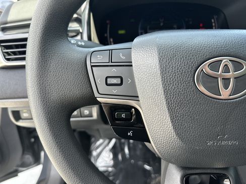 Used 2025 Toyota Camry LE w/ Convenience Package FWD image 19