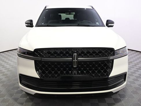 New 2026 Lincoln Navigator Reserve w/ Jet Appearance Package AWD/4WD image 10