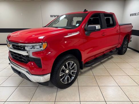 Used 2024 Chevrolet Silverado 1500 LT AWD/4WD image 3