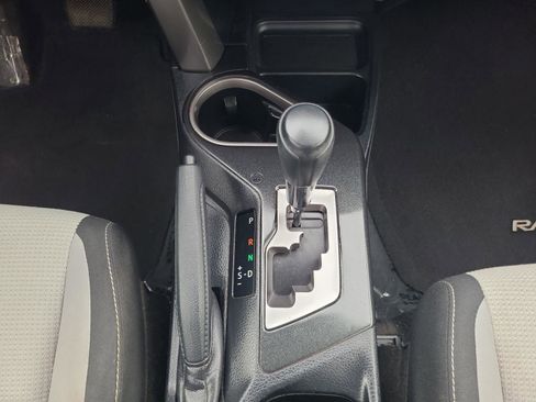 Used 2017 Toyota RAV4 XLE FWD image 16