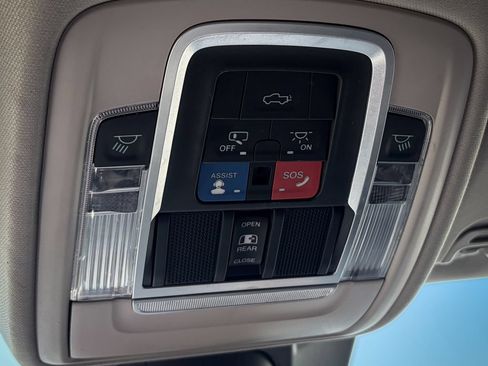 Used 2022 RAM 1500 Laramie AWD/4WD image 20