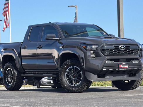 Used 2024 Toyota Tacoma TRD Sport RWD image 2