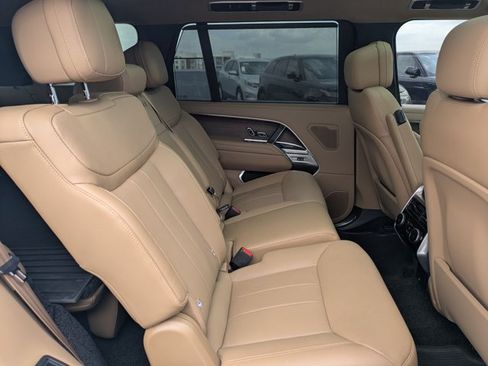 Certified 2025 Land Rover Range Rover Long Wheelbase SE AWD/4WD image 22