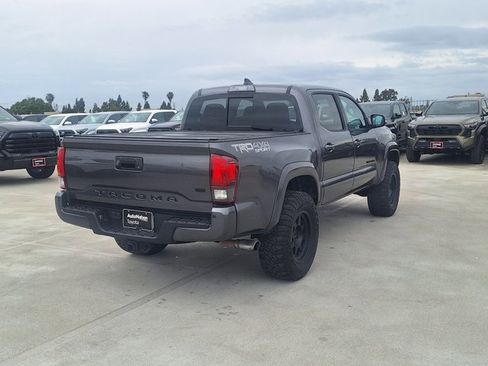 Used 2019 Toyota Tacoma TRD Sport w/ Technology Package AWD/4WD image 5