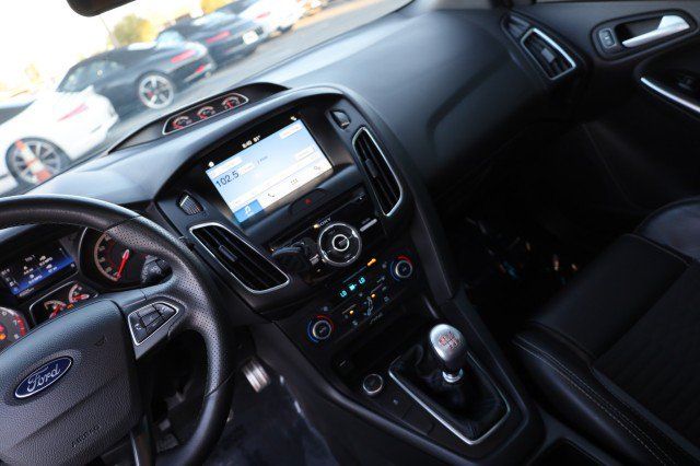 Used 2017 Ford Focus ST w/ Equipment Group 401A FWD image 29