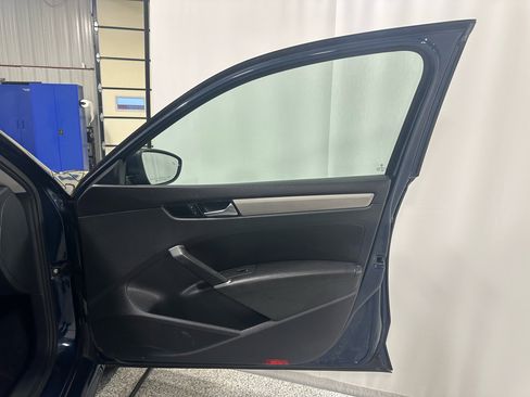 Used 2020 Volkswagen Passat 2.0T SE image 13