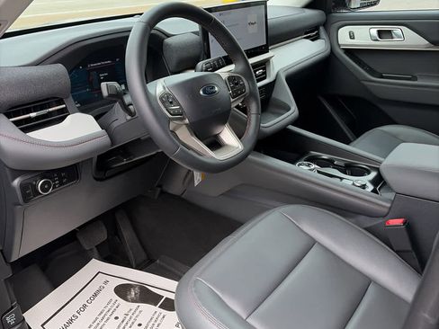 New 2026 Ford Explorer Active w/ Active Comfort Package AWD/4WD image 10