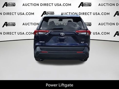 Used 2020 Toyota RAV4 XLE Premium image 6