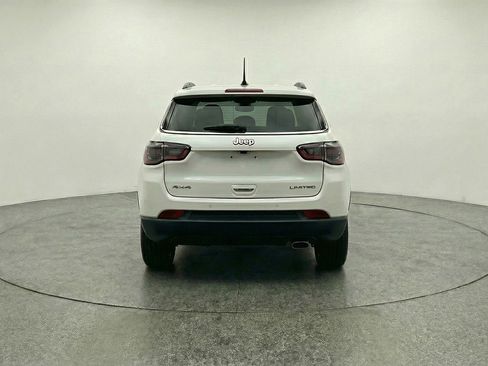 Used 2025 Jeep Compass Limited image 7