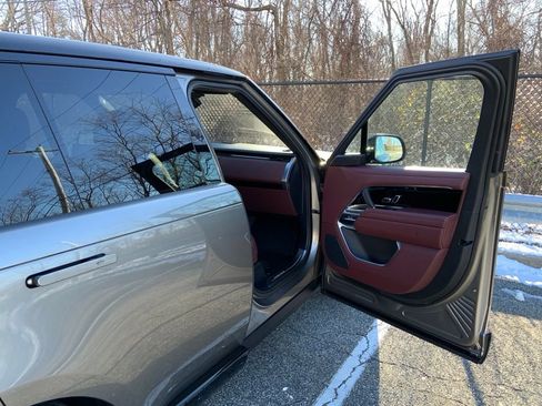 Certified 2023 Land Rover Range Rover SE image 14