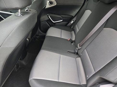 Certified 2025 Kia Soul LX w/ LX Technology Package FWD image 30