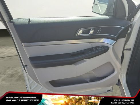 Used 2018 Ford Explorer XLT w/ Equipment Group 202A FWD image 10