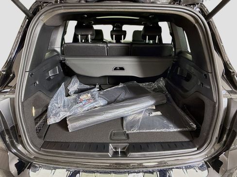 Used 2026 Mercedes-Benz GLB 250 4MATIC image 25