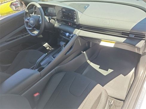 New 2025 Hyundai Elantra Sport image 13