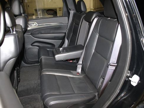 Used 2022 Jeep Grand Cherokee Limited w/ Trailer Tow Group IV image 31