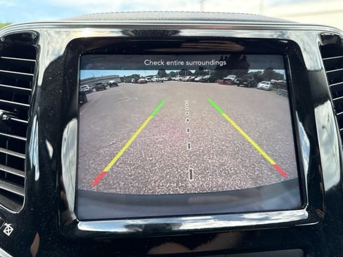 Used 2020 Jeep Cherokee Limited AWD/4WD image 14
