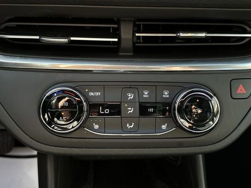 Certified 2024 Buick Envista Preferred w/ Convenience I Package image 25