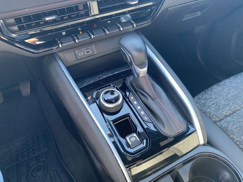 Used 2024 Chevrolet Colorado Z71 w/ Z71 Convenience Package 2 image 21