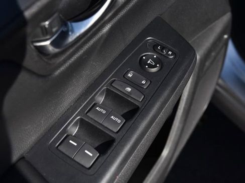 Used 2025 Honda CR-V EX image 8