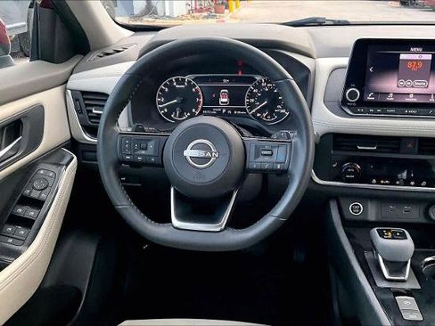 Certified 2023 Nissan Rogue SV w/ SV Premium B Package image 6