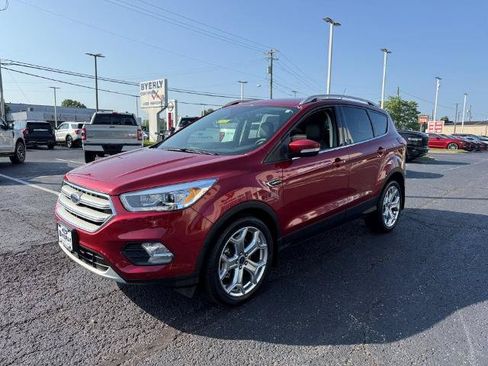 Certified 2019 Ford Escape Titanium FWD image 4