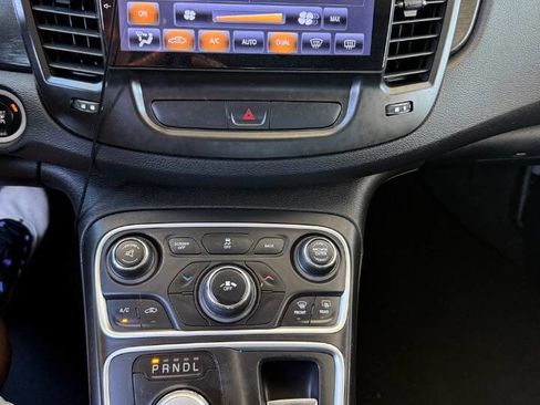 Used 2015 Chrysler 200 Limited image 20