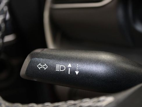 Used 2025 Jeep Wagoneer L Series II w/ 8-pass Seating Package image 46