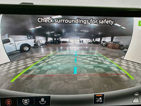 Used 2026 Nissan Pathfinder Rock Creek AWD/4WD image 17