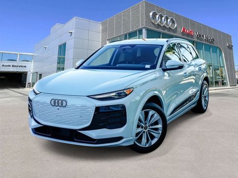 Used 2025 Audi Q6 e-tron Premium w/ Convenience Package image 1